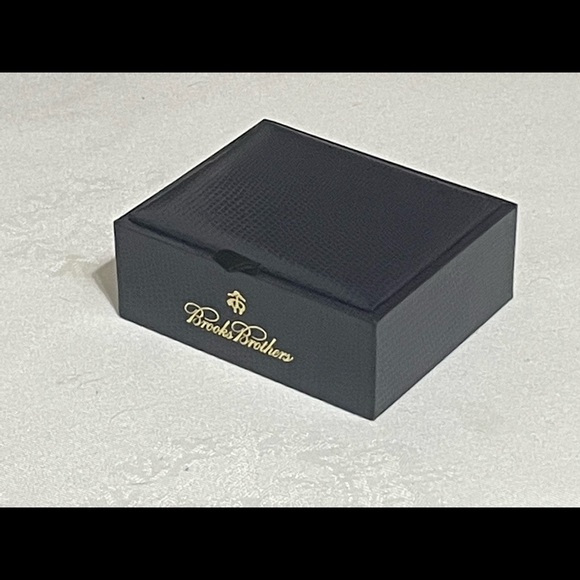 Brooks Brothers Onyx Tuxedo studs and cuff links - Picture 5 of 5